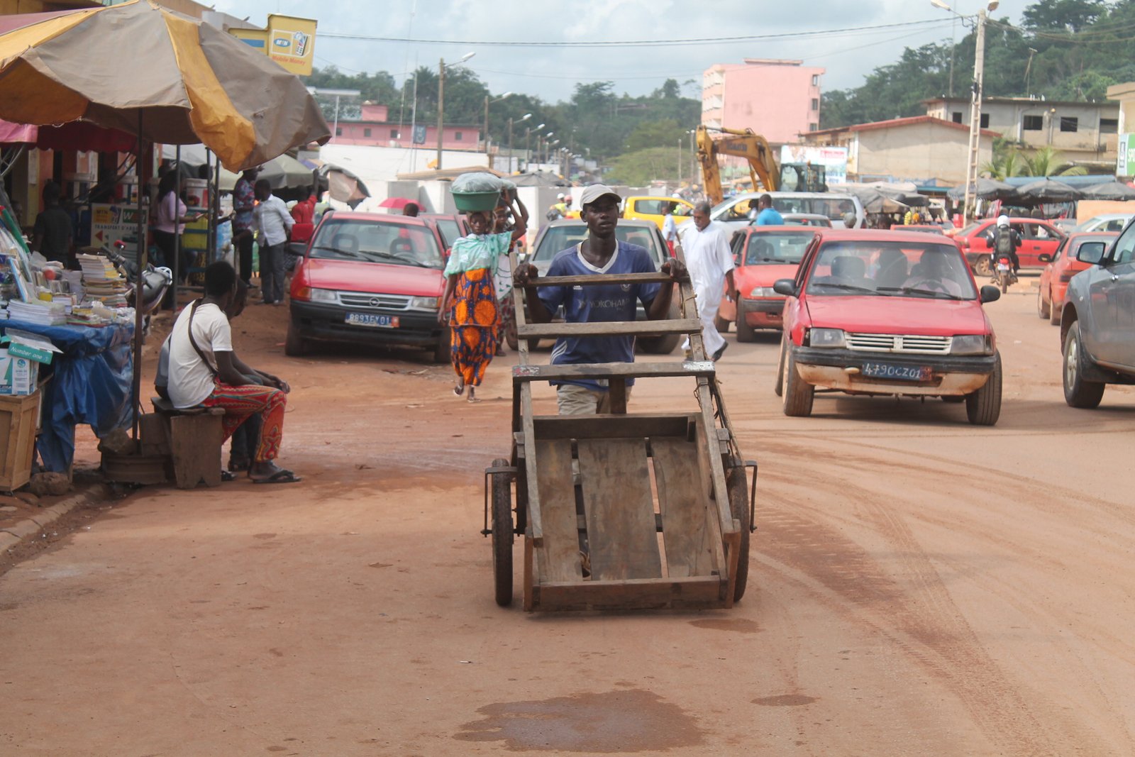 Abidjan : Lutte contre le désordre urbain, le commerce ambulant, la mendicité et les charrettes interdits Abidjan : Lutte contre le désordre urbain, le commerce ambulant, la mendicité et les charrettes interdits